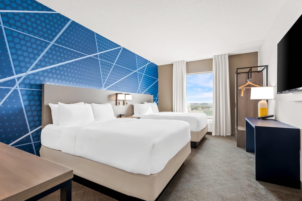 Suite, Multiple Beds, Non Smoking - Photo 4