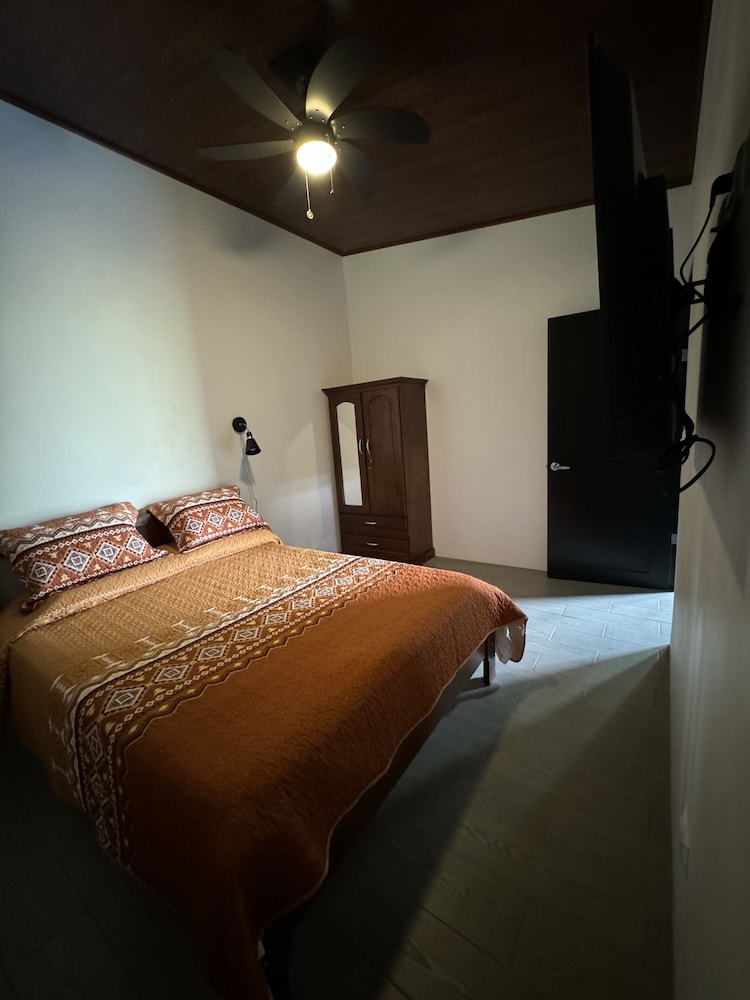 Basic Villa photo 2