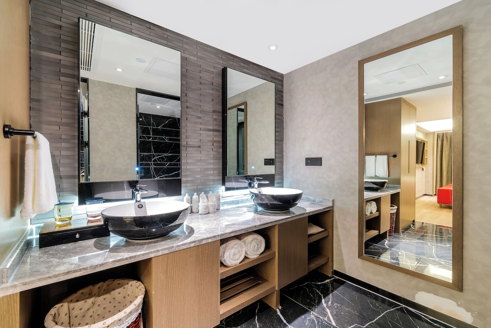 Business Suite, City View photo 3