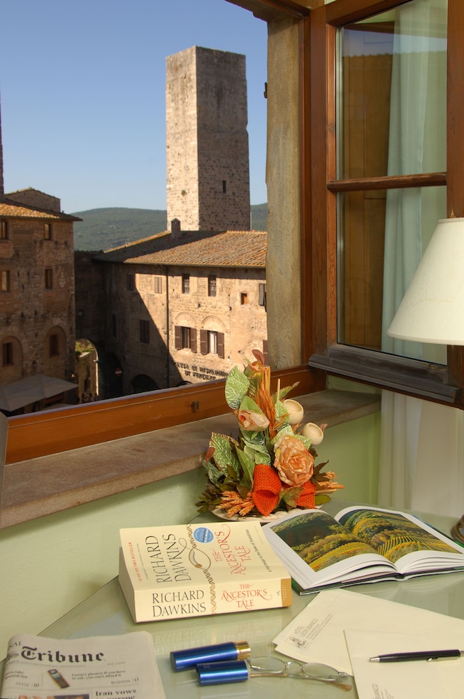 Standard Double Room, City View - Photo 3