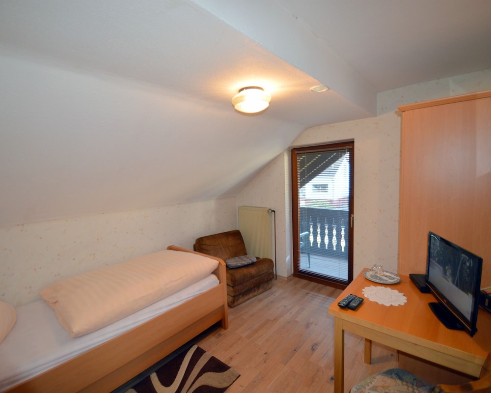 Standard Single Room, Ensuite, Garden View (mit Balkon)