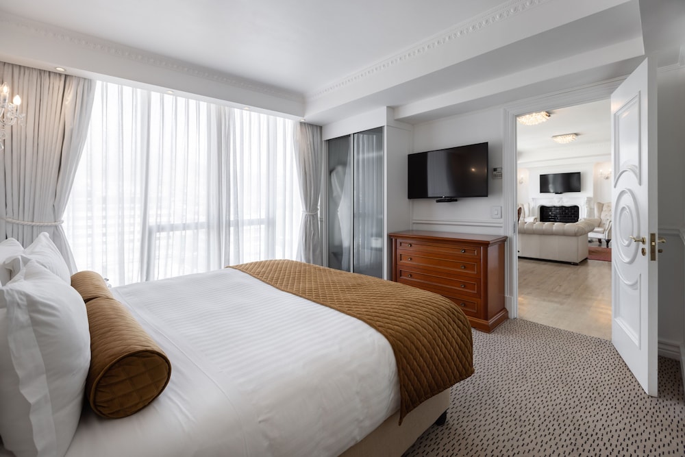 Premier Suite - Photo 1