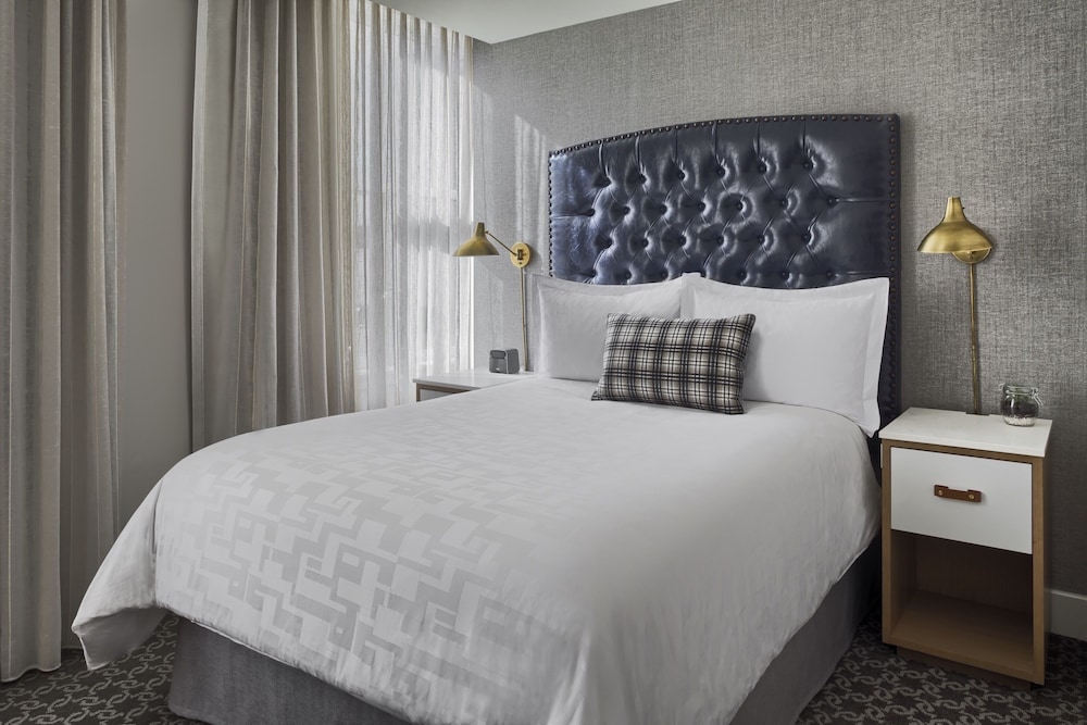 Standard Room, 1 Queen Bed - Photo 3