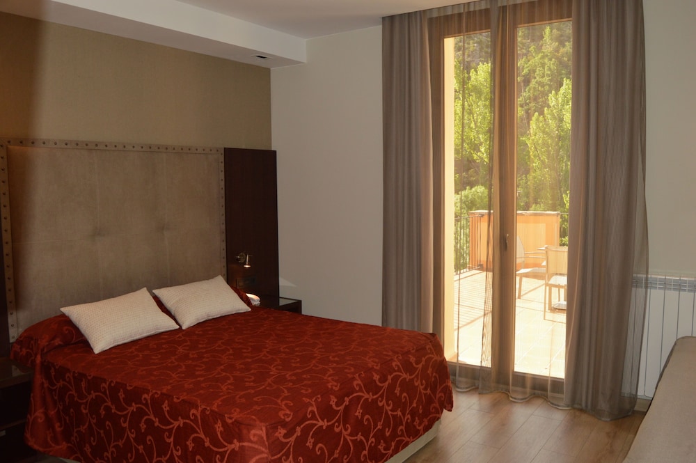 Habitacion familiar comunicada 4 pax photo 2