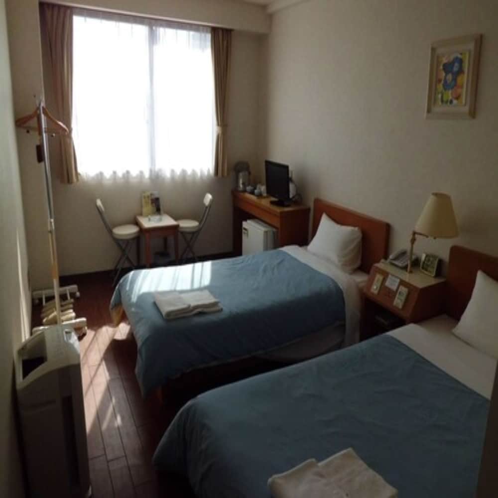 Twin Room, Non Smoking - Photo 8
