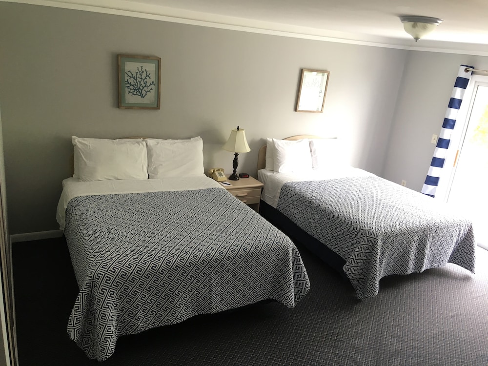 Guest Room, 2 Queen Beds photo 1