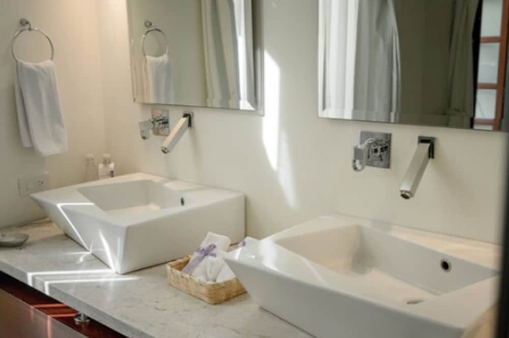 Suite, 1 King Bed, Patio - Photo 4