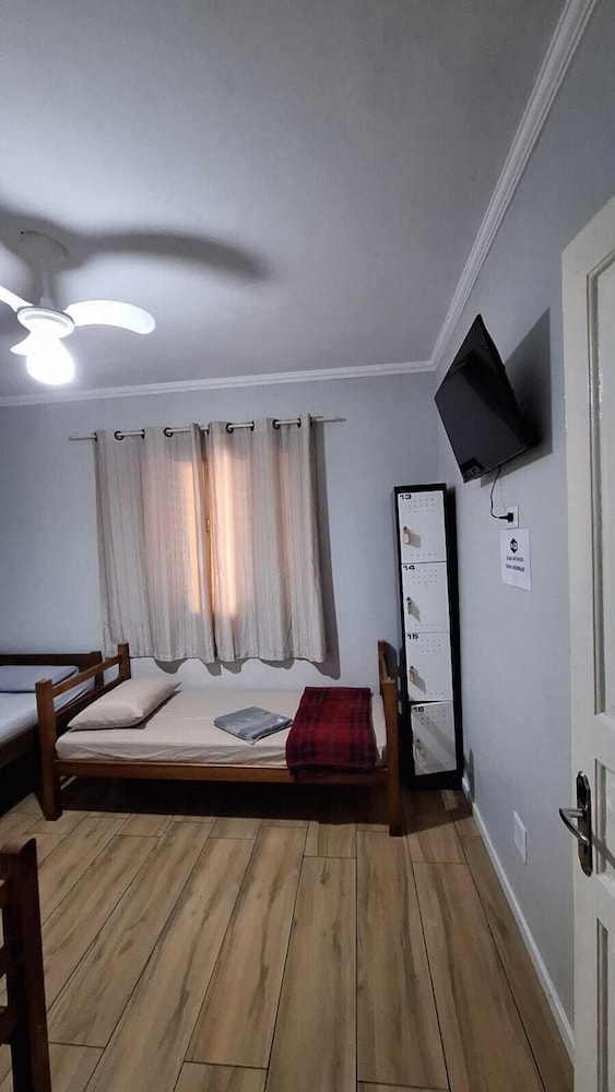 Room (3) photo 3