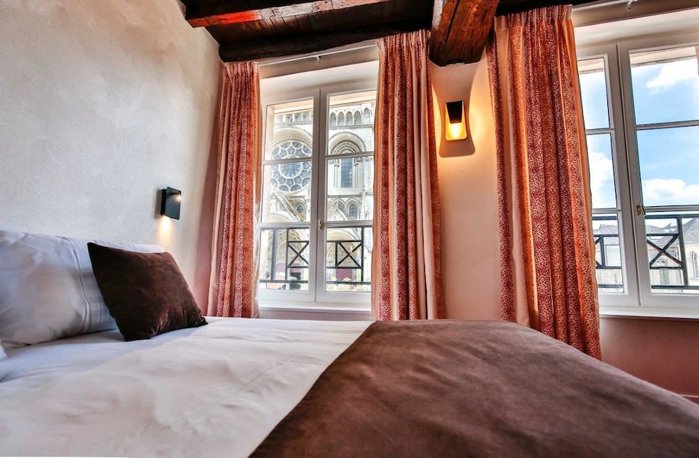 Deluxe Double Room, 1 King Bed photo 1