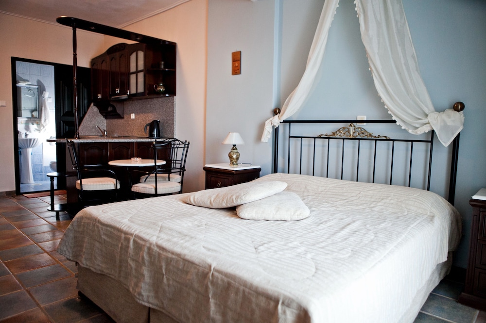 Junior Double or Twin Room photo 2