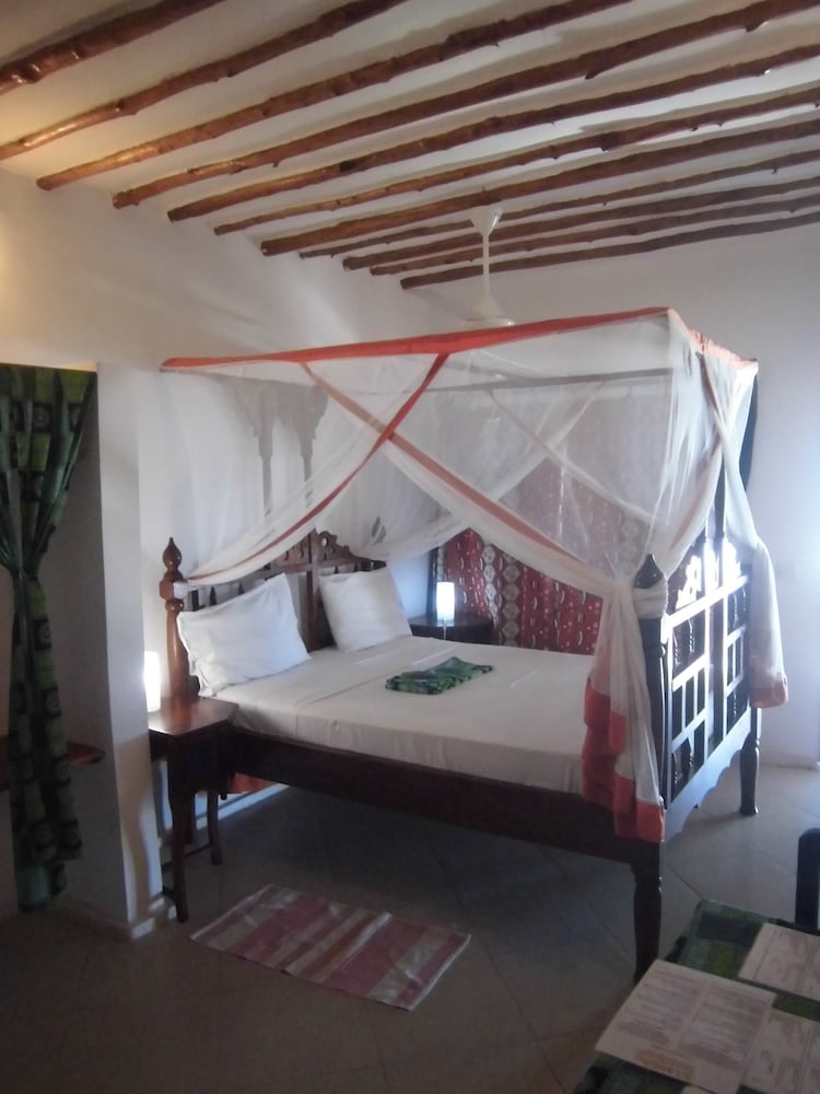 Triple Comfort, Multiple Beds, Ocean View photo 1