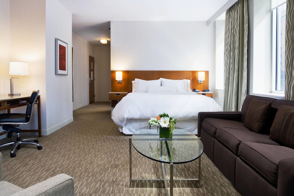 Westin, Junior Suite, 1 King Bed with Sofa bed, City View - Photo 2