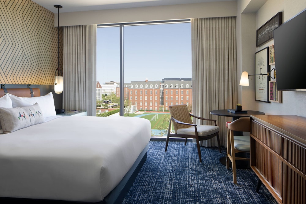 Suite, 1 Bedroom (Mobility Accessible, Tub)