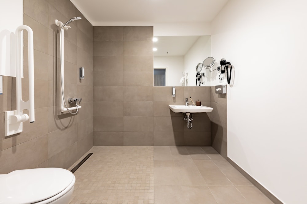 Business Single Room thumbnail 5