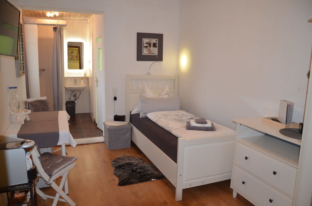 Double Room, 1 Twin Bed, Garden View (Brown / Grey Nr 3) photo 3