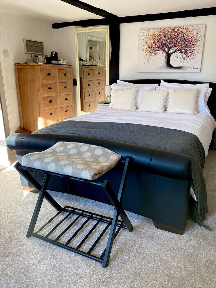 Deluxe Double Room, Private Bathroom, Garden View (Chestnut) photo 2