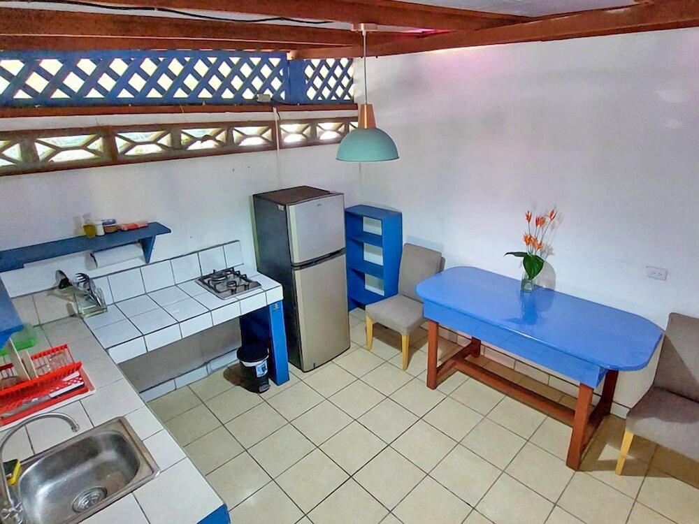 Comfort Cabin, 1 Queen Bed photo 3