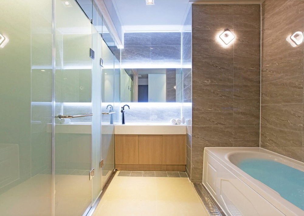 Premium Twin Room, Ocean View photo 2