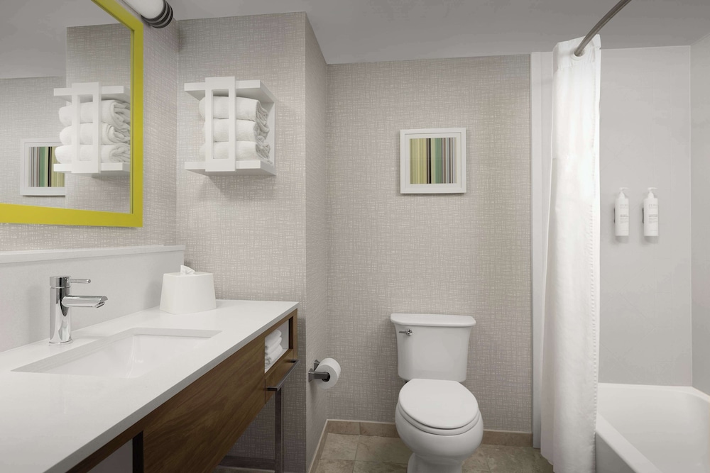 Queen Studio Suite with Two Queen Beds - Non-Smoking