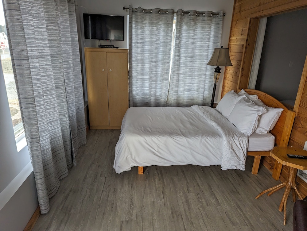 Comfort Apartment, 1 Queen Bed with Sofa bed, Kitchenette, Ocean View photo 2