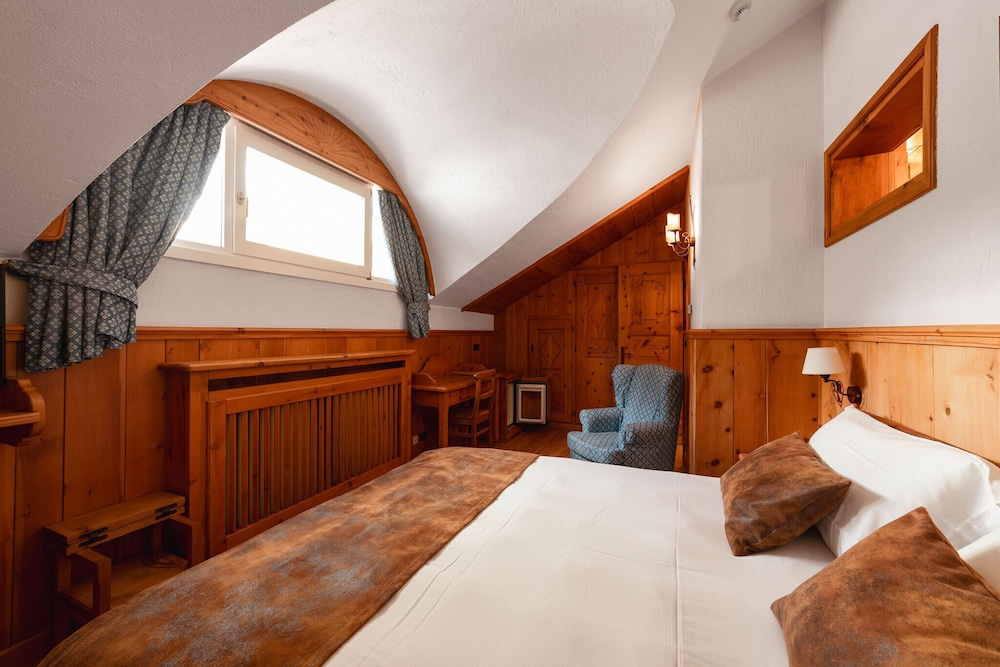 Double or Twin Room - Photo 6