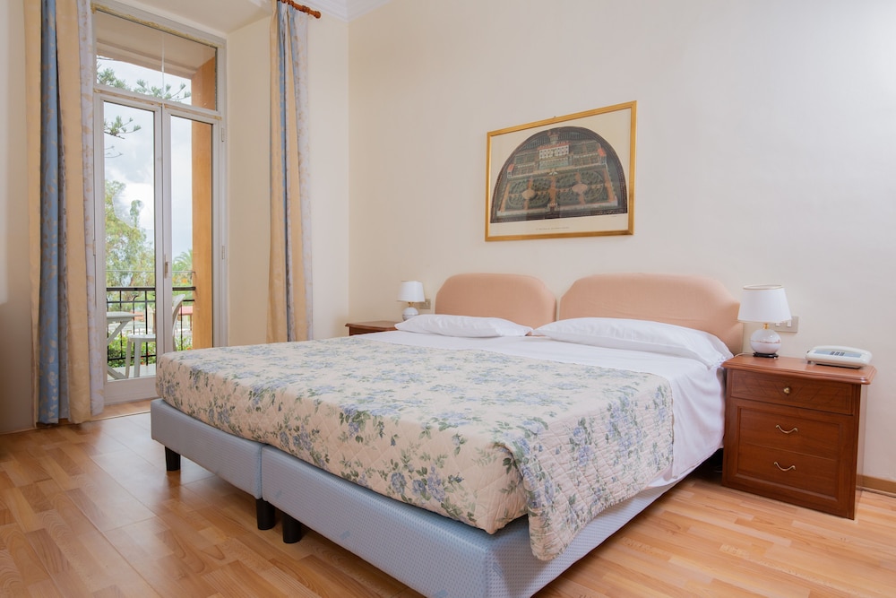 Quadrupla vista mare con balcone