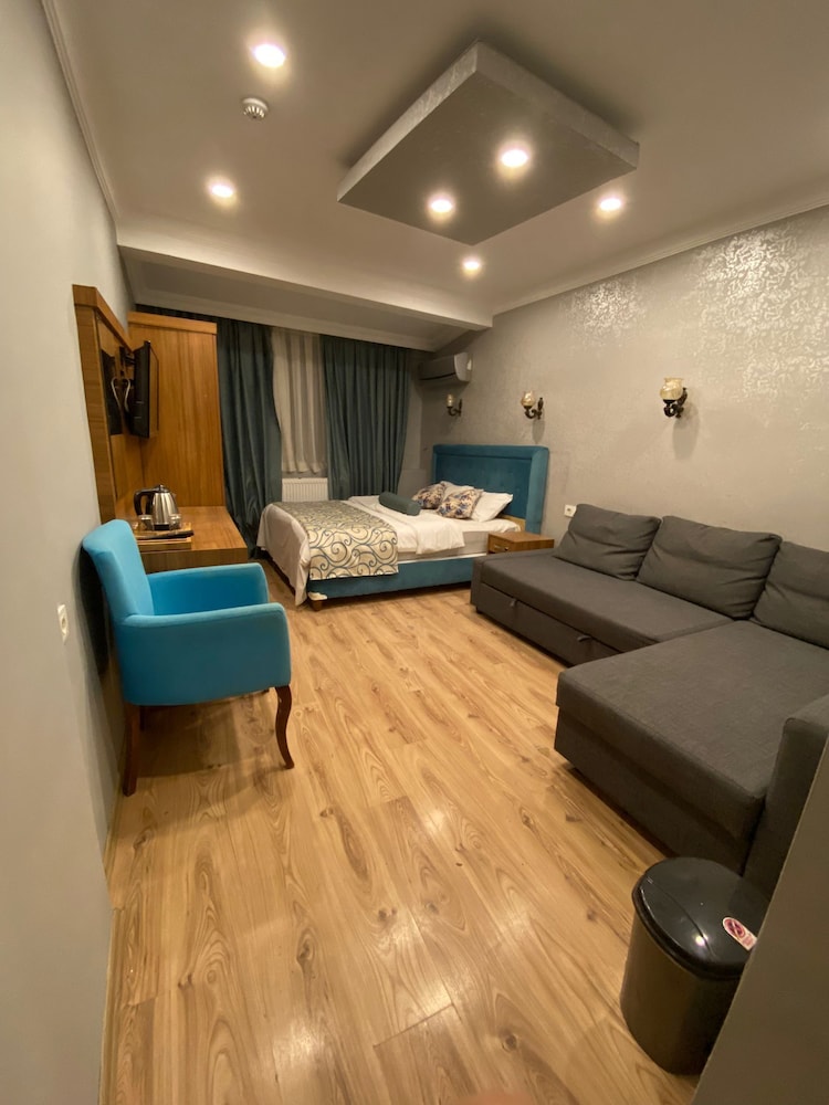 Deluxe Triple Room photo 3