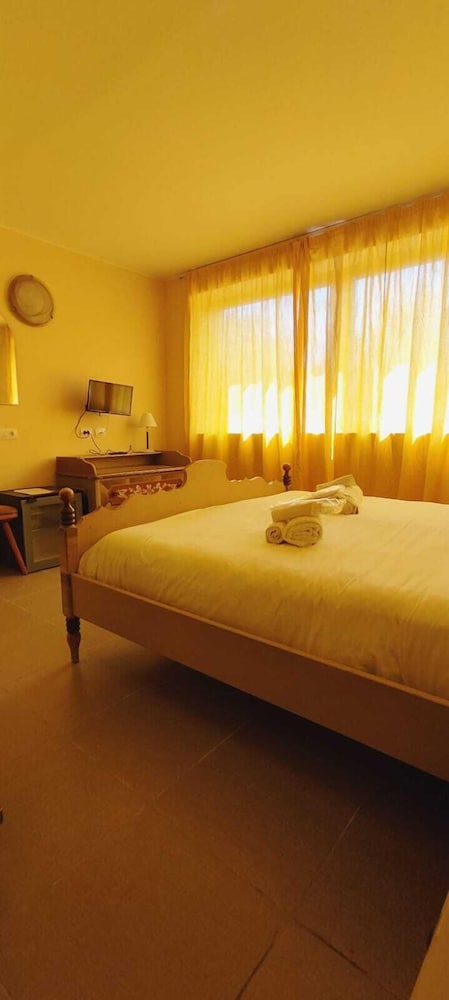 Standard Double Or Twin Room photo 3