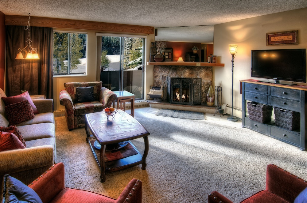 Suite, 1 Bedroom - Photo 1