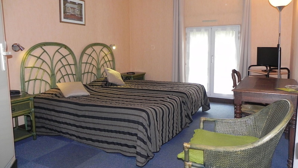 Economy Room