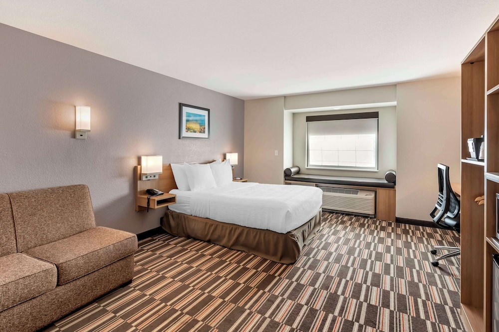 Suite, 1 Queen Bed, Non Smoking (with Single Sofabed)