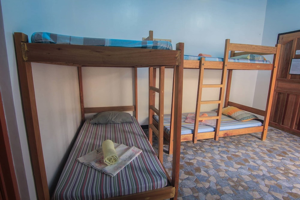 Backpacker Room For 7 photo 3