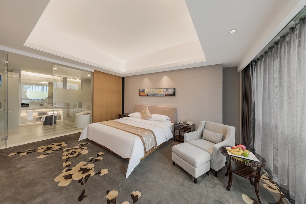 Executive Suite-Limited Package Offer - Photo 1