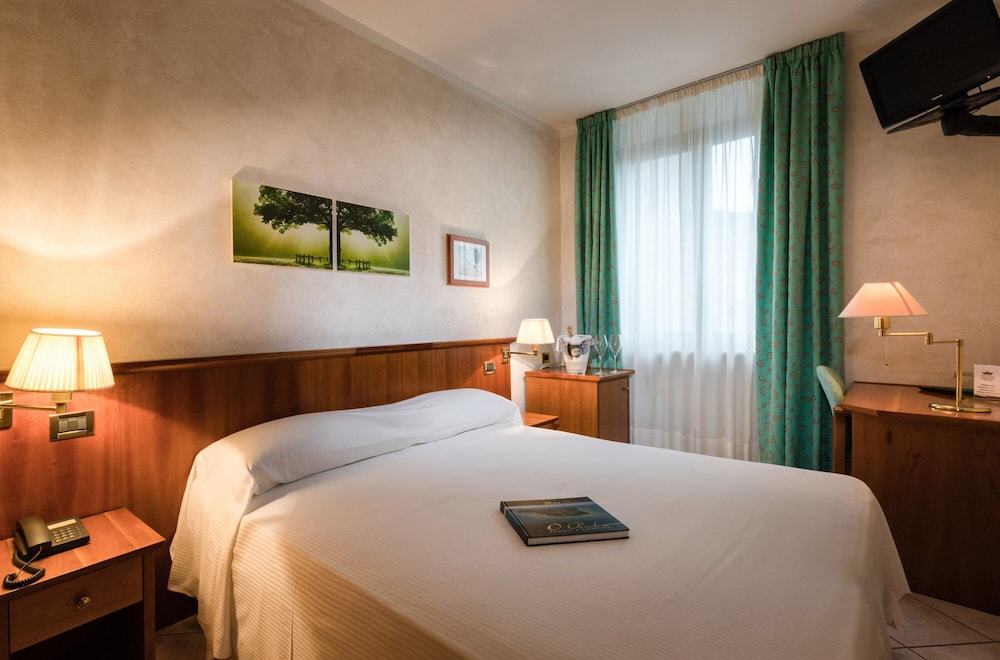 Standard Double Room - Photo 1