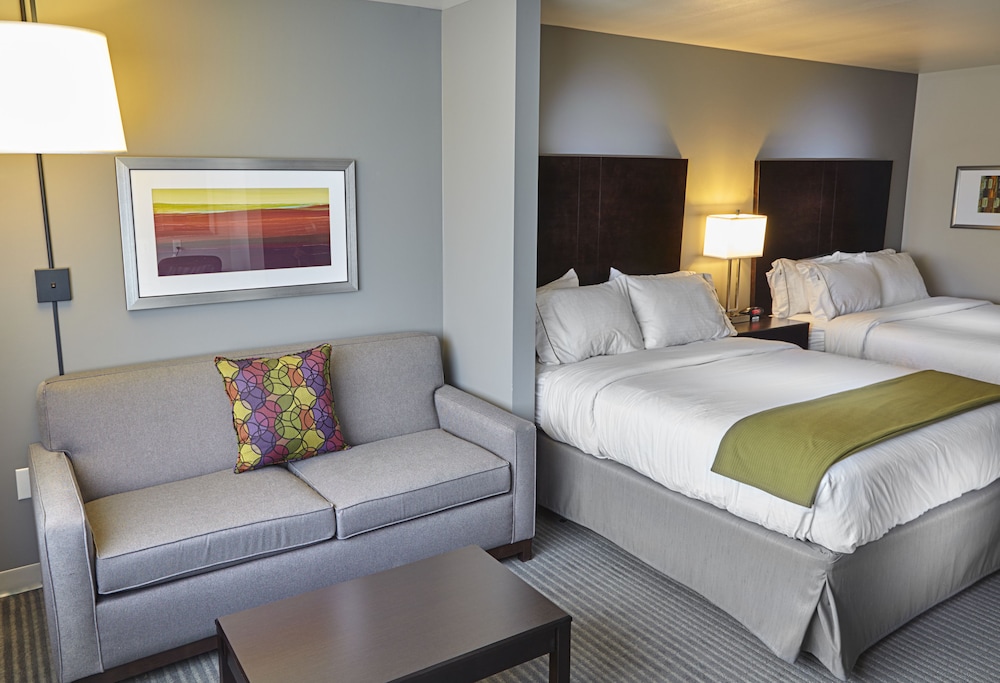 Suite, 2 Queen Beds photo 1