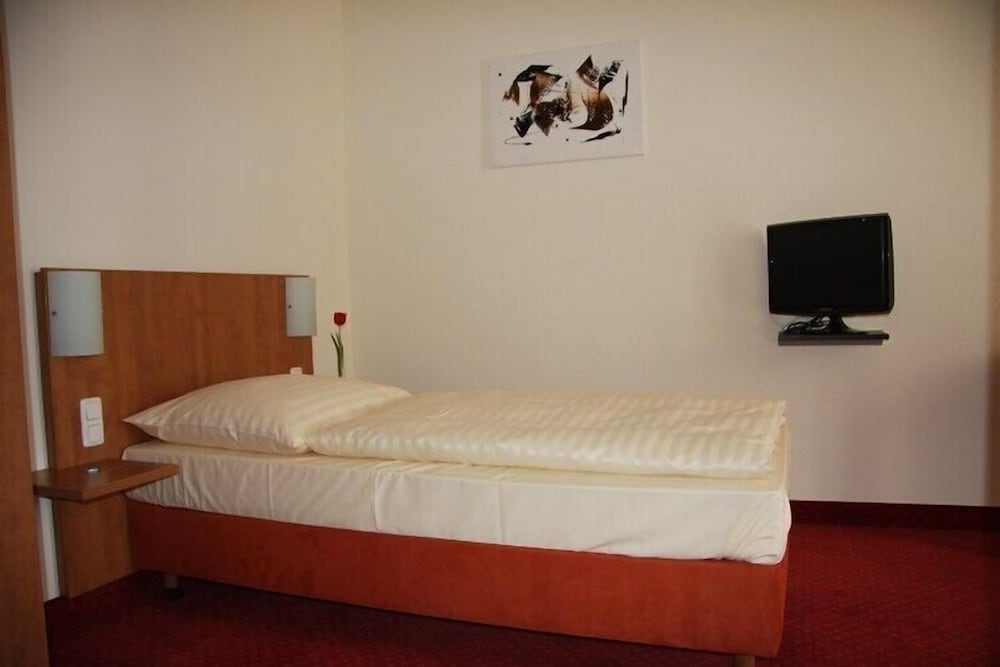 Single Room photo 2