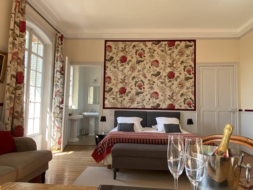 Superior Double Room, Ensuite, Park View (Chambre Lakmé) photo 3