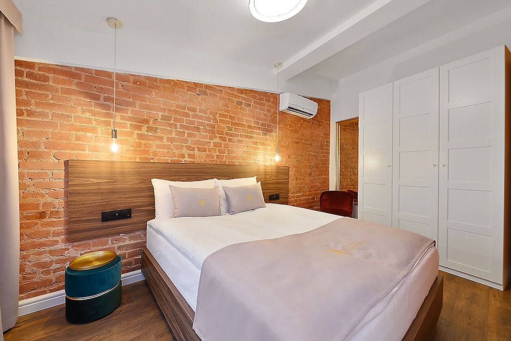 Deluxe Apartment (6, poddasze)