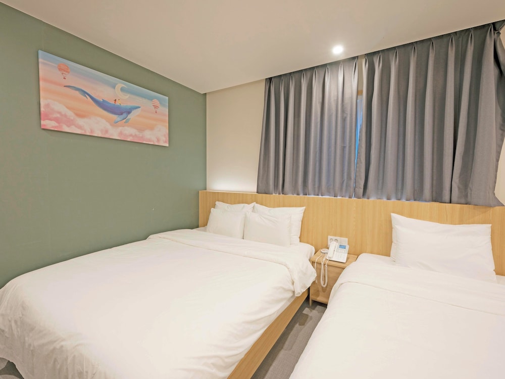 Business Twin Room - Photo 3