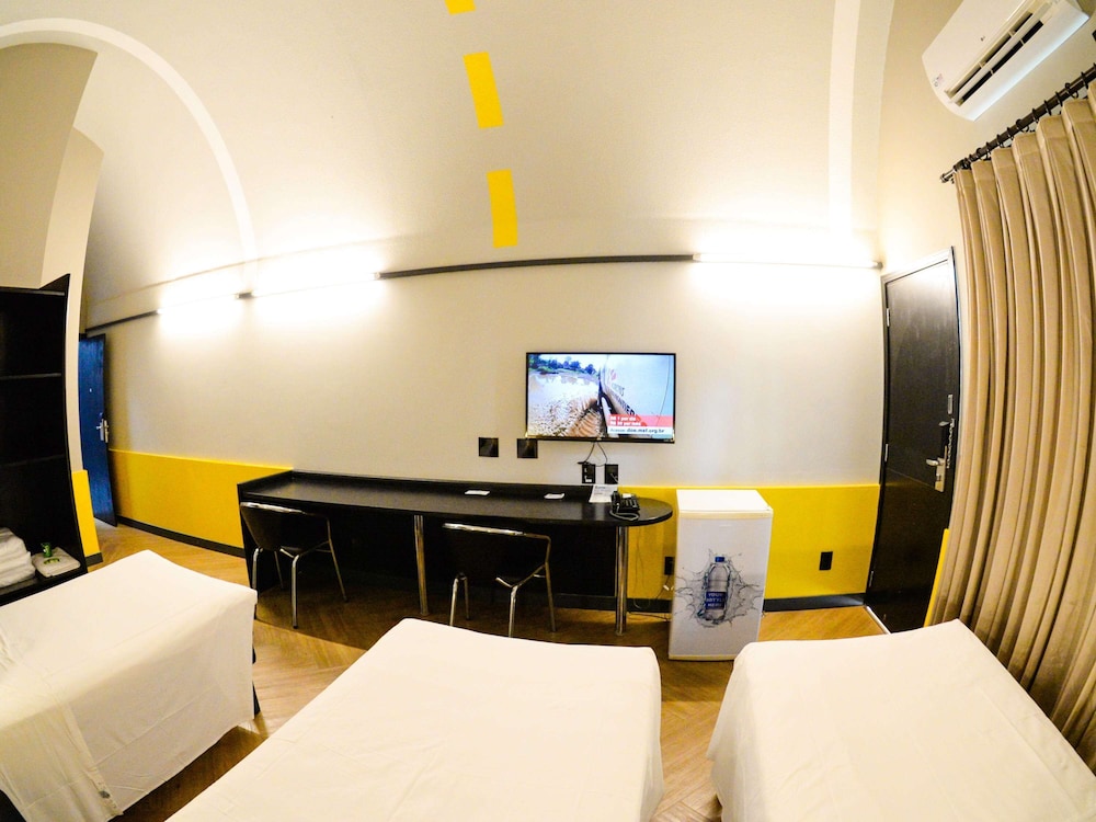 Executive Apartment, 3 Twin Beds - Photo 6