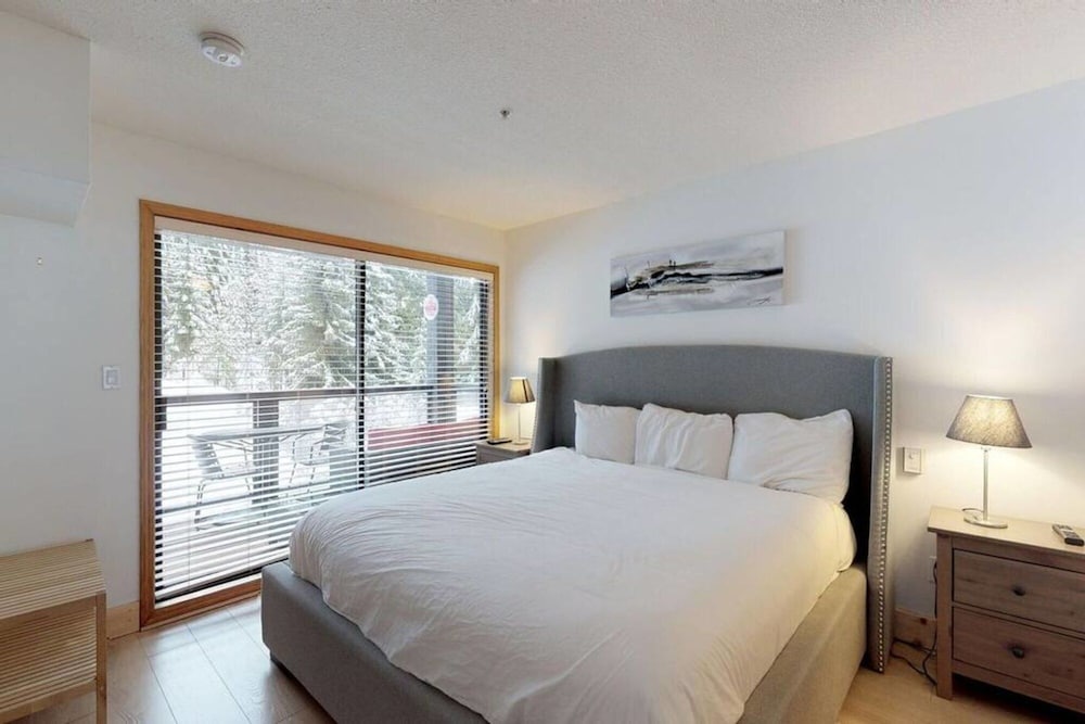 Ski in Ski out - Steam Shower - Roof top Hot tub, Photo 25