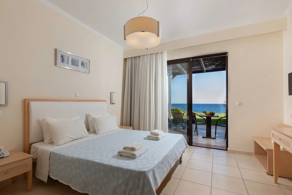 Basic Studio, 1 Bedroom, Sea View photo 2