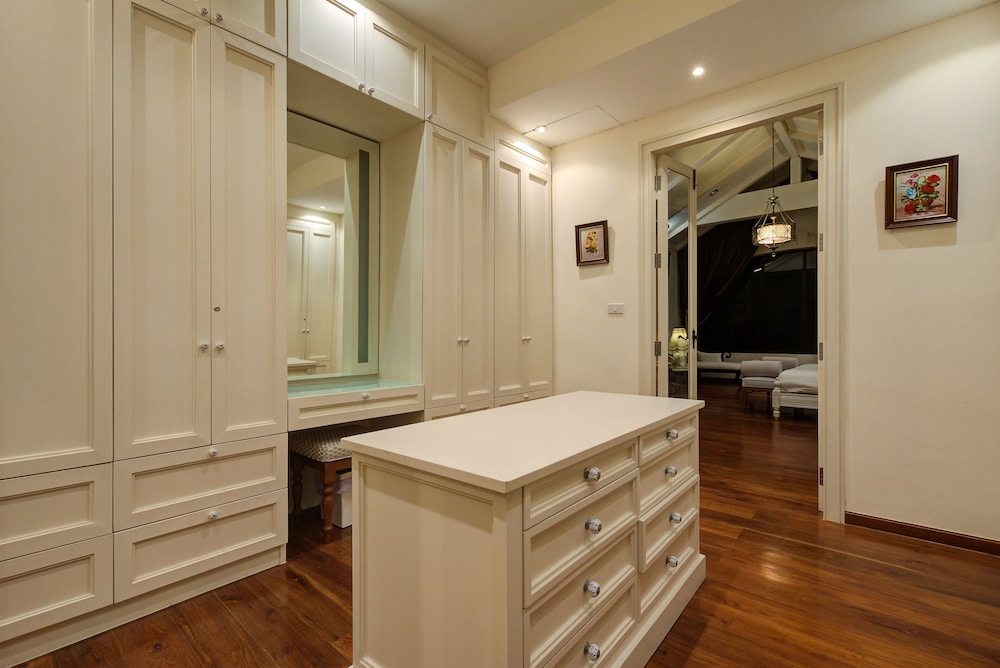 Three Bedroom French House photo 2