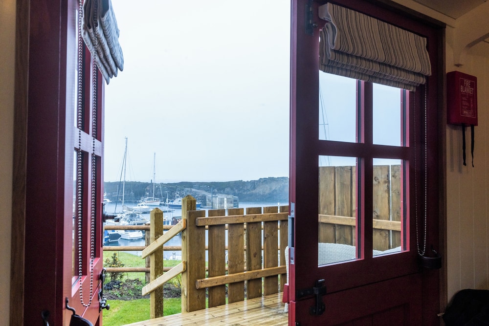Alderney Shepherd Hut photo 3