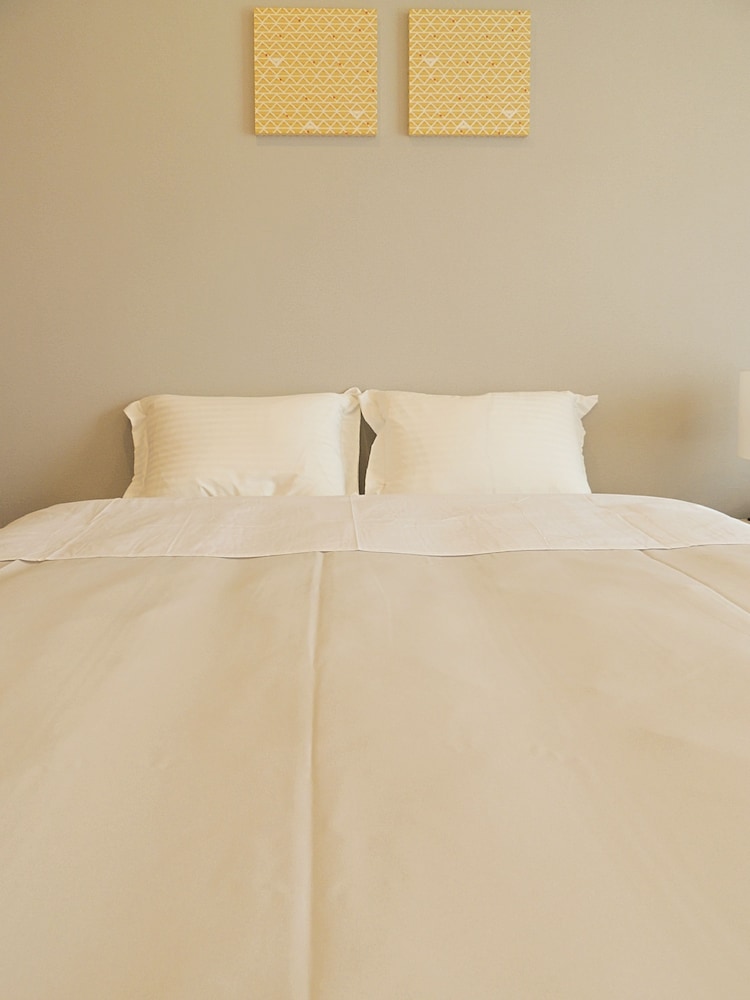 Double Room, Non Smoking - Photo 6
