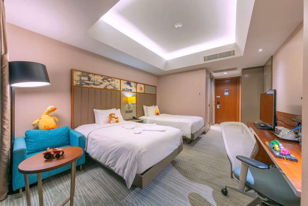 Family Room, 1 King Bed (Connecting Rooms) photo 1