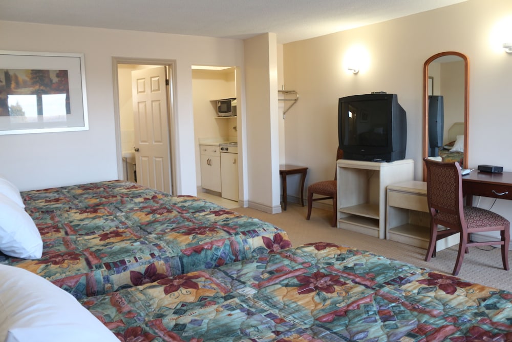 Family Room, Kitchenette photo 2