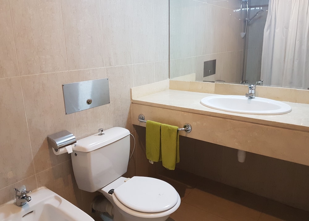 Standard Triple Room - Photo 5