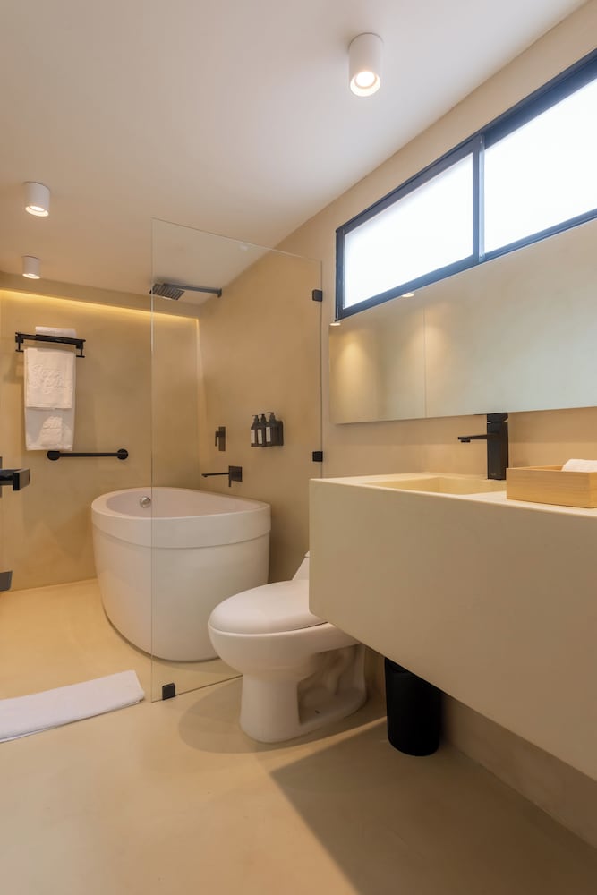 Comfort Room, City View photo 2