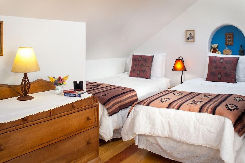 Kiva Room photo 2